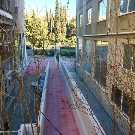 Holodek Apartments Sygrou Parking Atene Esterno foto