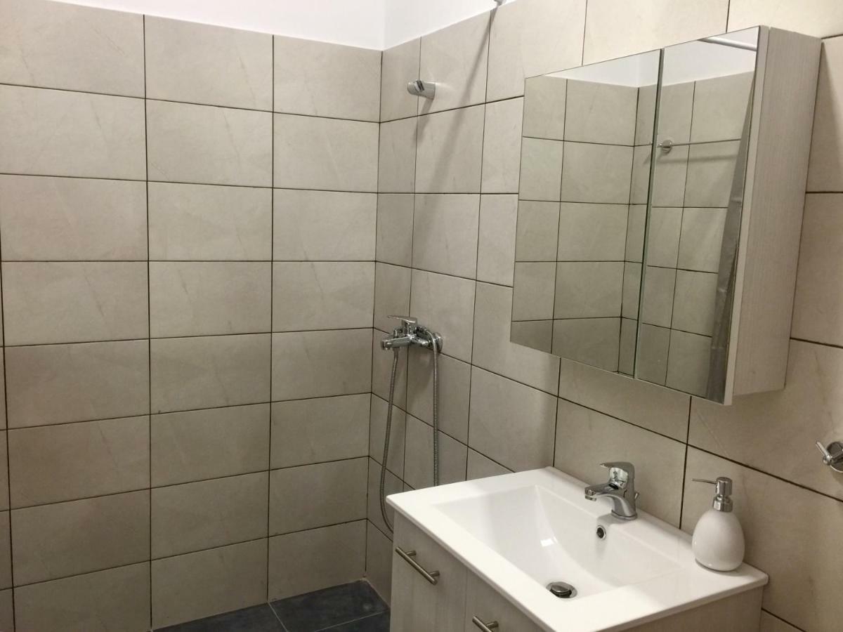 Holodek Apartments Sygrou Parking Atene Esterno foto