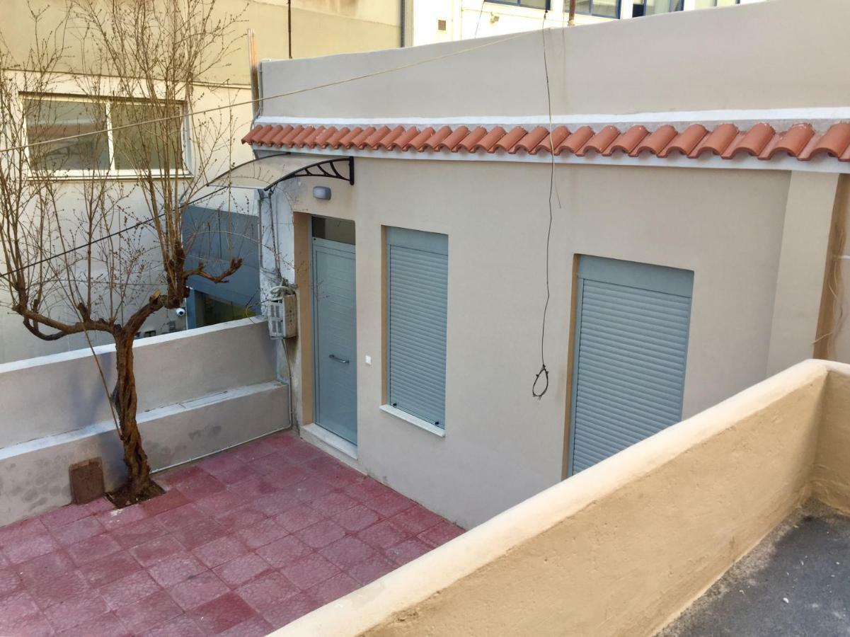 Holodek Apartments Sygrou Parking Atene Esterno foto