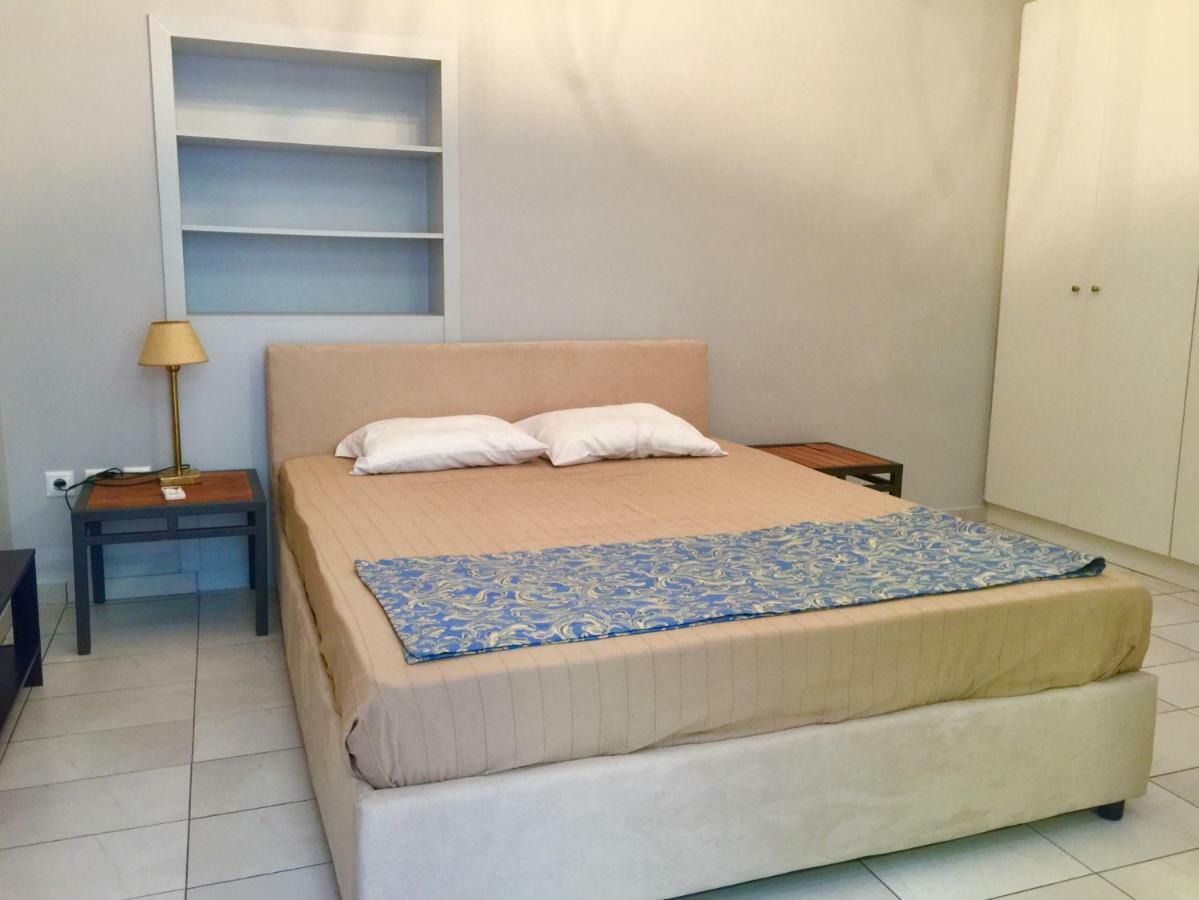 Holodek Apartments Sygrou Parking Atene Esterno foto