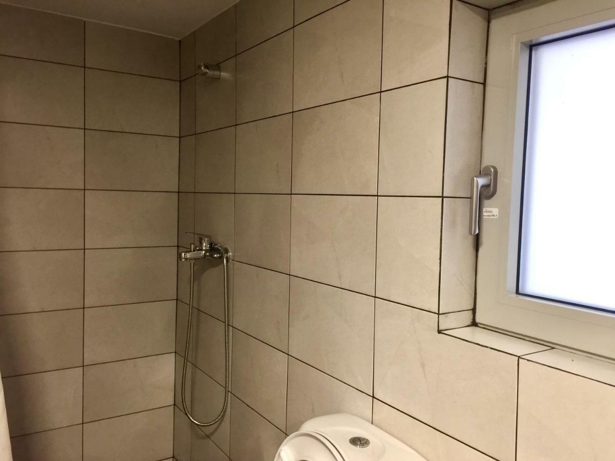 Holodek Apartments Sygrou Parking Atene Esterno foto
