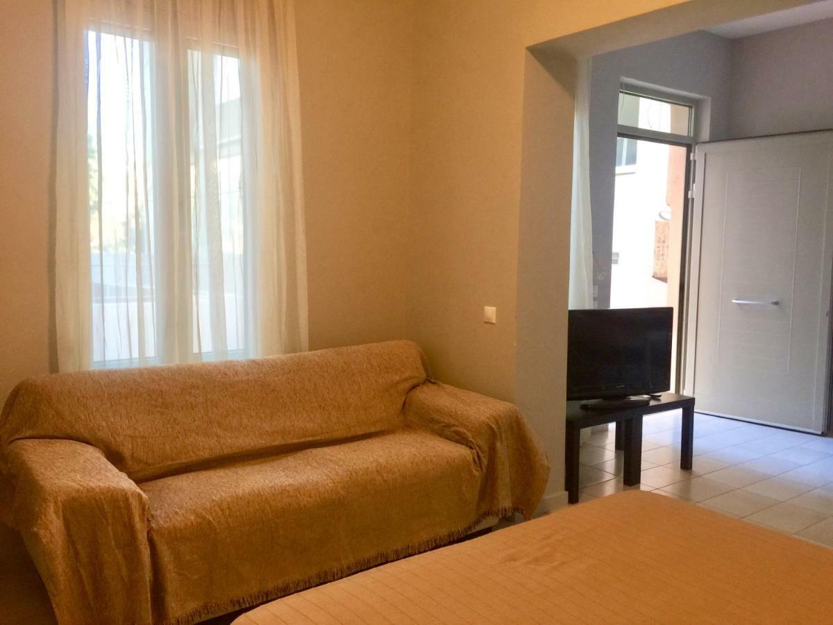 Holodek Apartments Sygrou Parking Atene Esterno foto