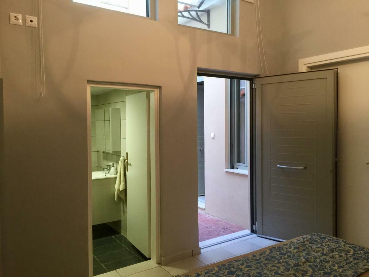 Holodek Apartments Sygrou Parking Atene Esterno foto
