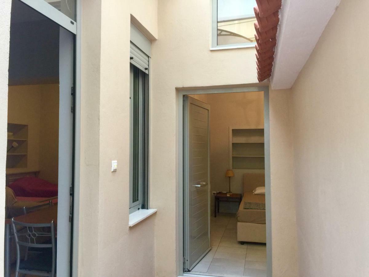 Holodek Apartments Sygrou Parking Atene Esterno foto