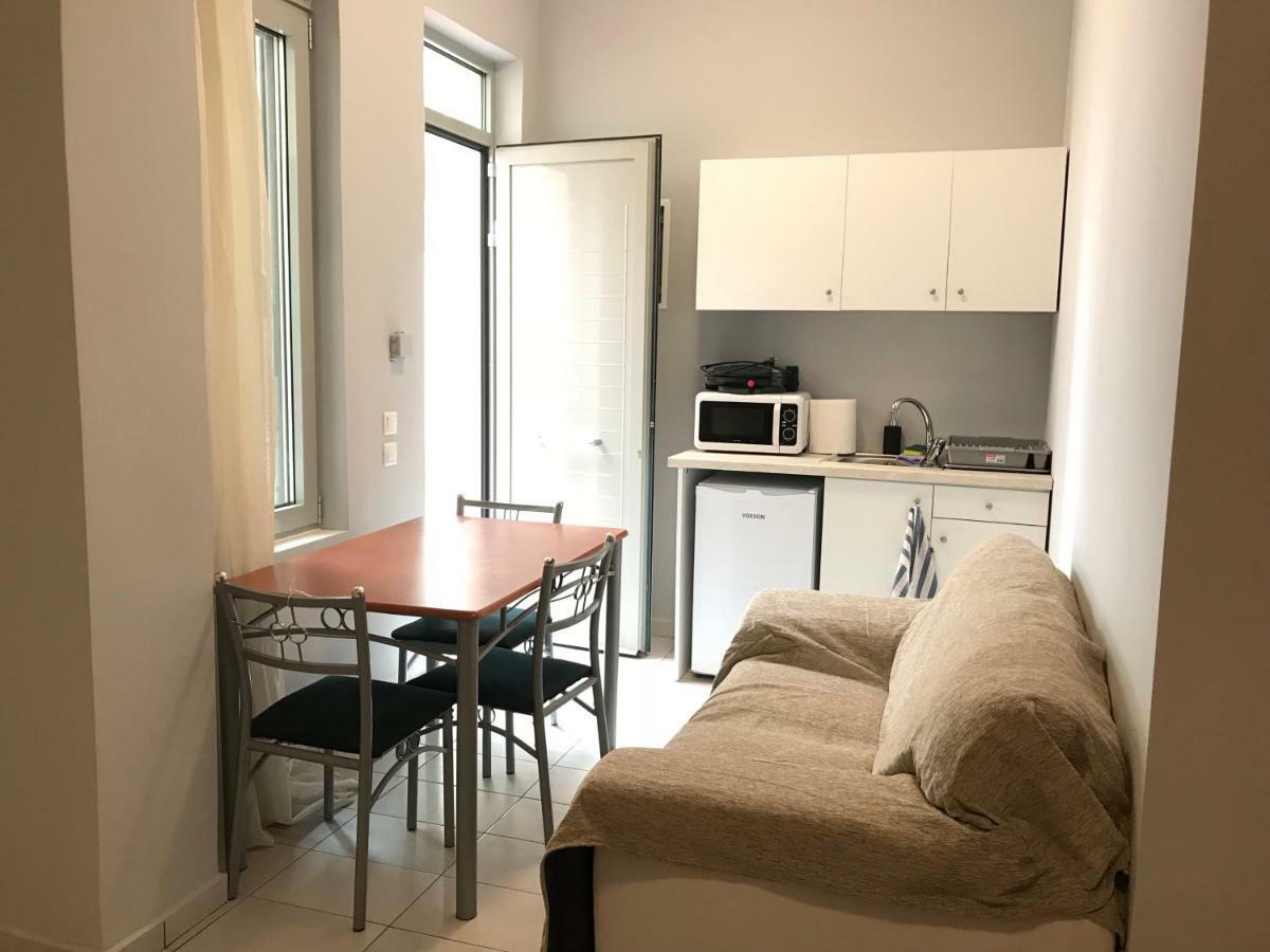 Holodek Apartments Sygrou Parking Atene Esterno foto