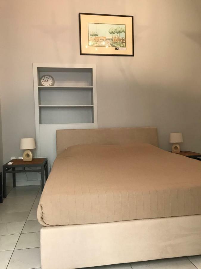Holodek Apartments Sygrou Parking Atene Esterno foto