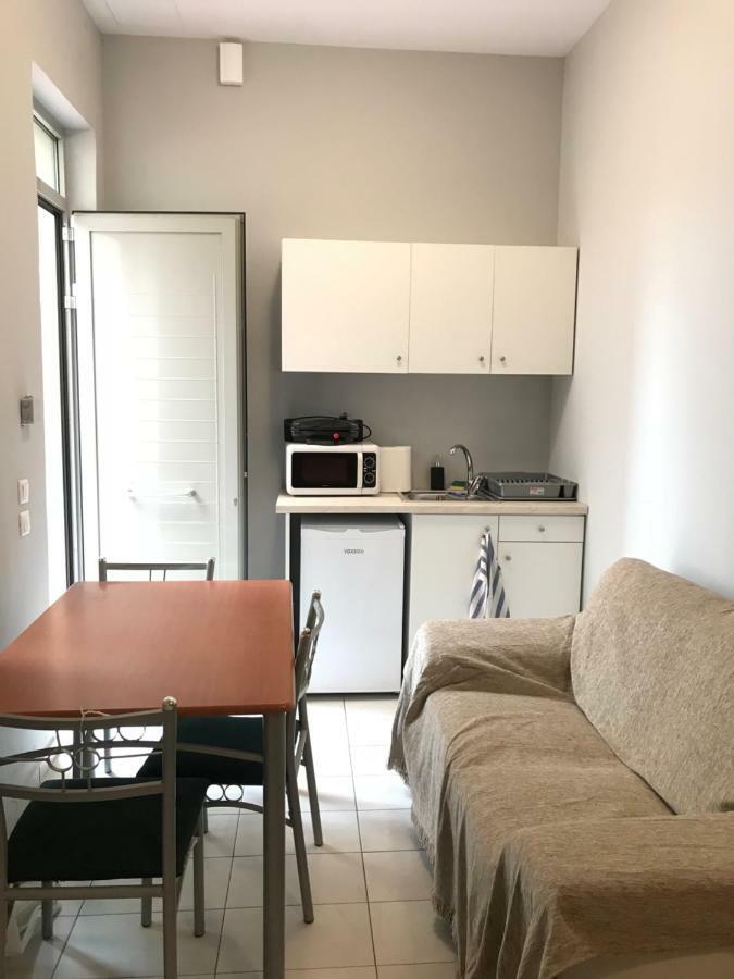 Holodek Apartments Sygrou Parking Atene Esterno foto