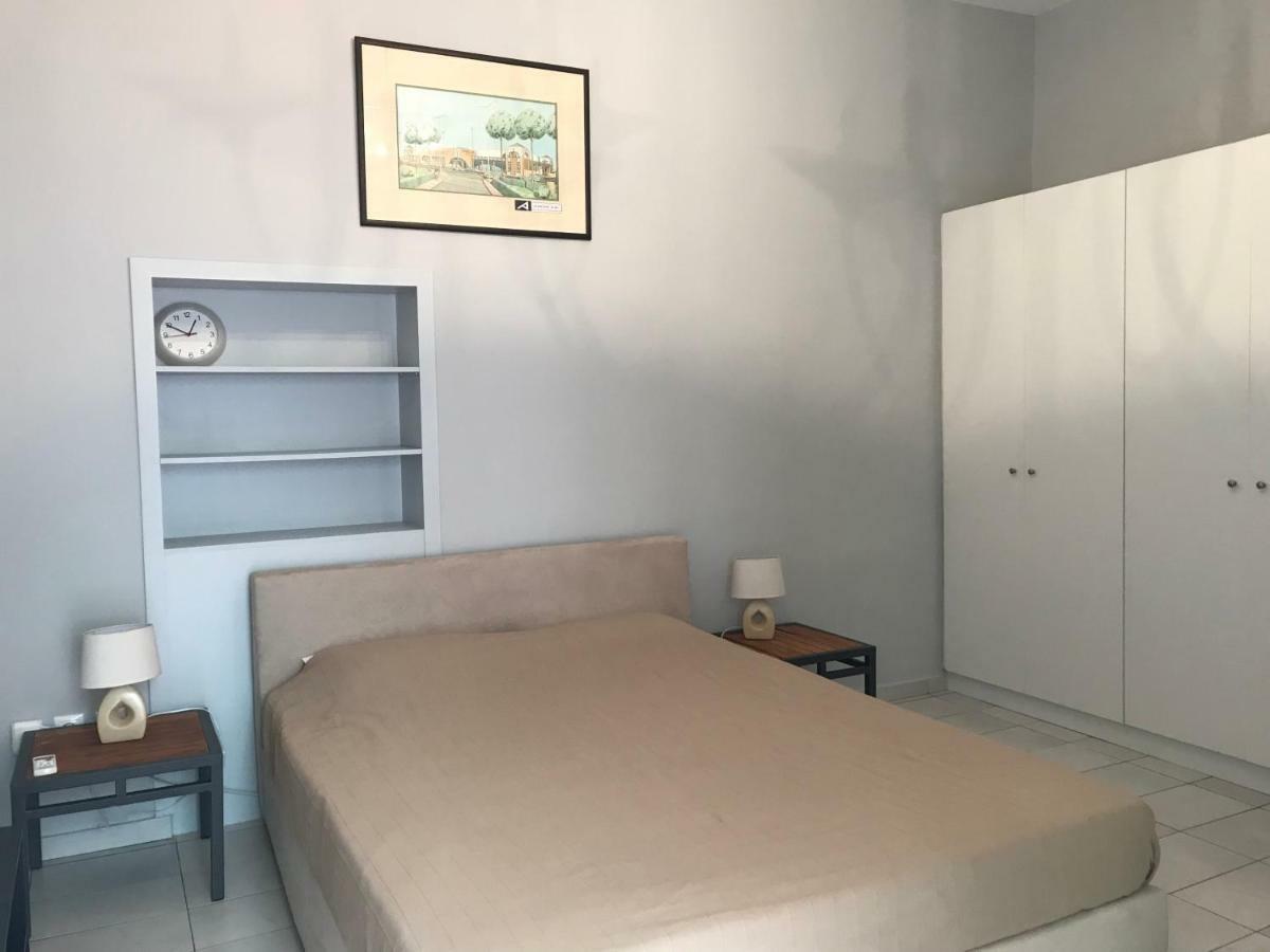 Holodek Apartments Sygrou Parking Atene Esterno foto